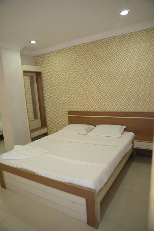 Hotel Sri Sai Krupa Hyderabad Zimmer foto