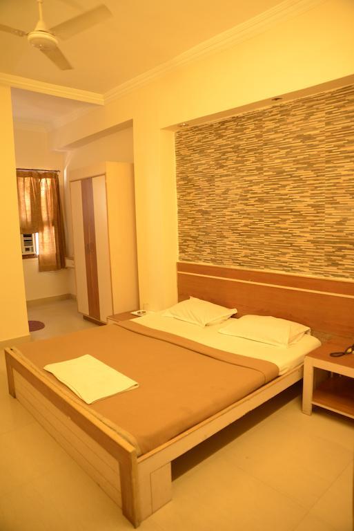 Hotel Sri Sai Krupa Hyderabad Zimmer foto